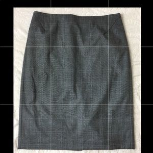 Ann Taylor pencil skirt size 12 black pin striped